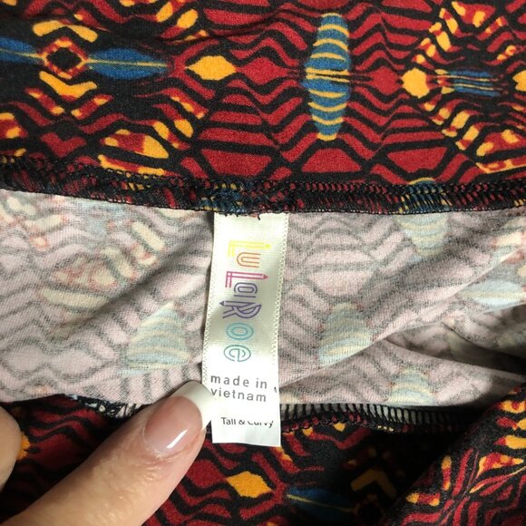 Lularoe Tall Curvy Leggings Tribal Print Red Yellow Blue Stretchy Soft Pants - Picture 3 of 5